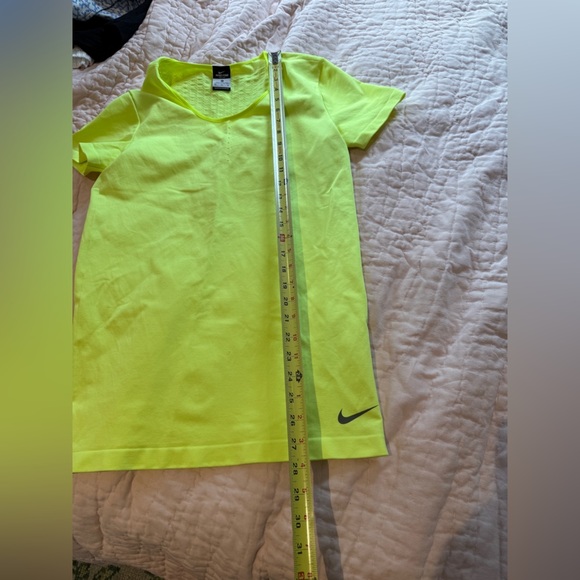 Nike Pro Dri-Fit Running Neon Long Yellow Stretch Athletic Top w Vents L Women - Picture 2 of 10